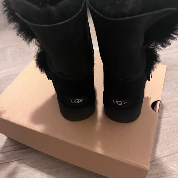 Ugg boots - Picture 3 of 6